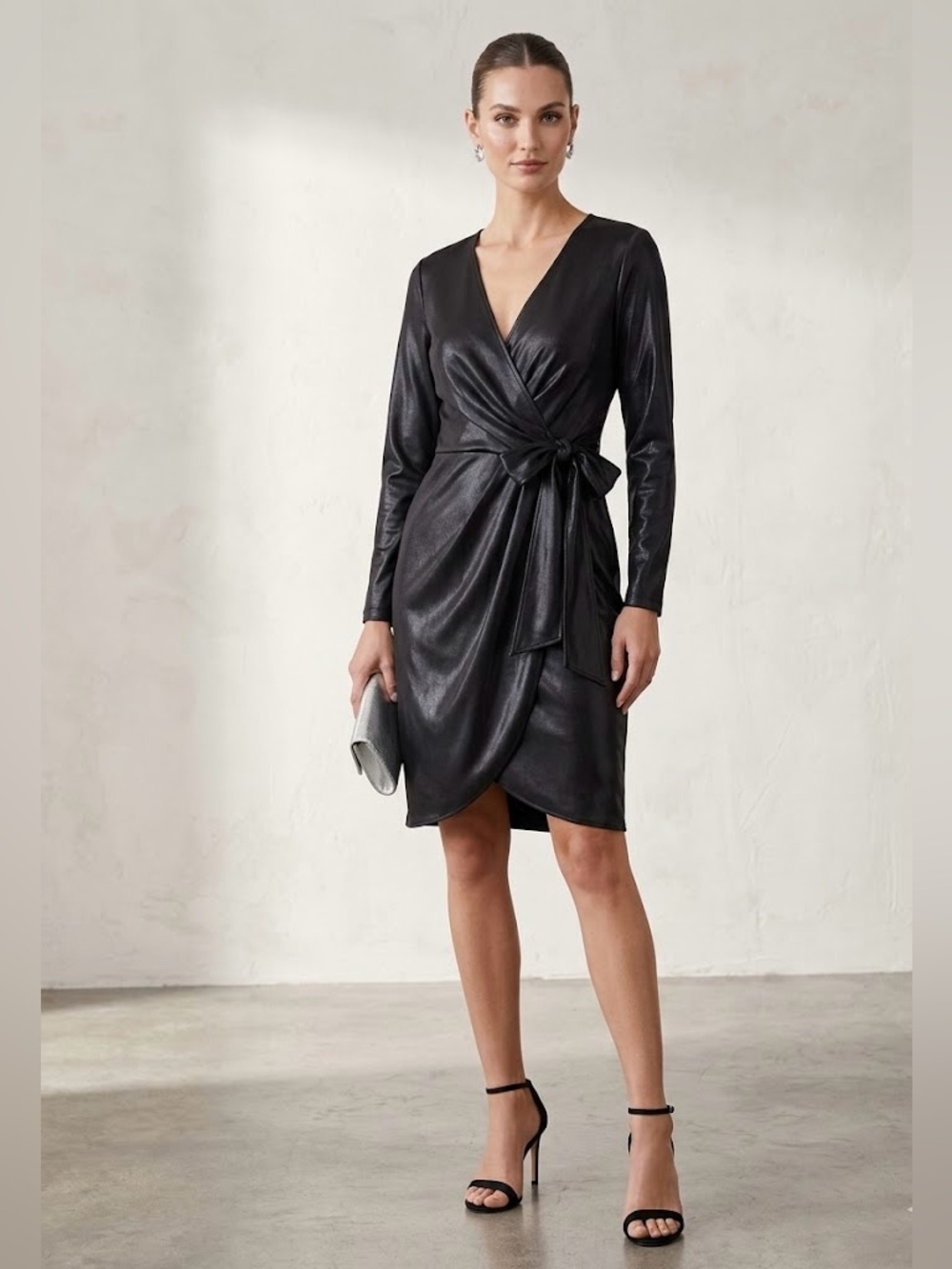 NWT Julia Jordan Black Long-Sleeve
Faux-Wrap Sheath Dress